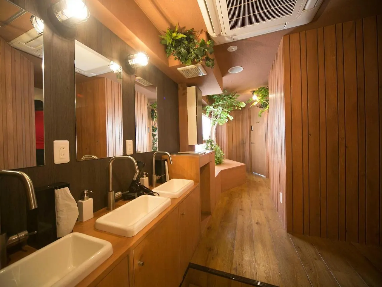 The Wardrobe Hostel Tree Tokyo